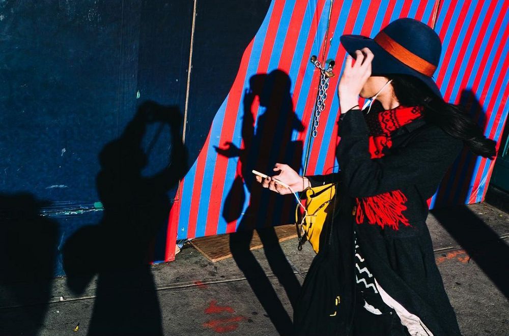 拍下絕佳錯位瞬間！紐約攝影師Jonathan Higbee捕捉城市日常趣味街拍