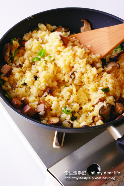 【閱讀書摘】用平底鍋來做粒粒分明叉燒炒飯吧！