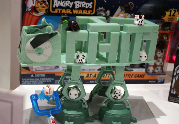 憤怒鳥真的飛到外太空去演星際大戰啦！