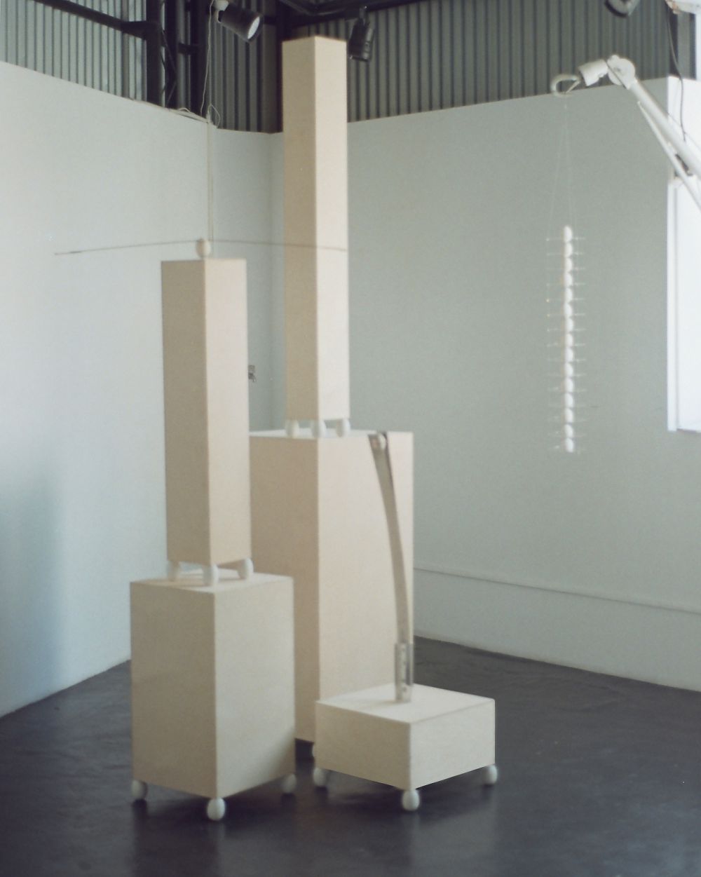 台北鬧空間《蛋架發表免責聲明2.0》趣味展覽！工業設計師陳亮融挑戰微妙的危險張力