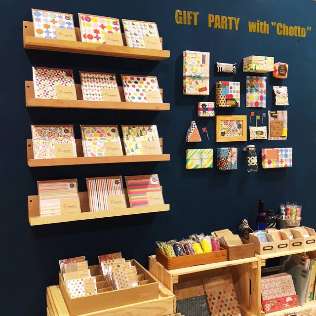 當法國時裝遇見日本文具！誠品還有自製植栽燈、瓶中景等手作商品喔