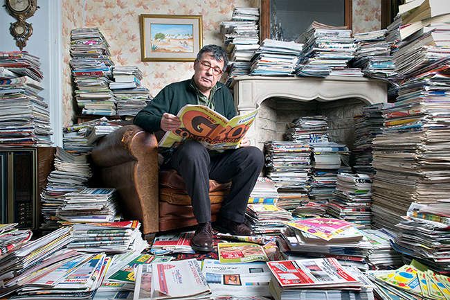 攝影師囤積 4 年垃圾山，塞滿居家生活的構圖