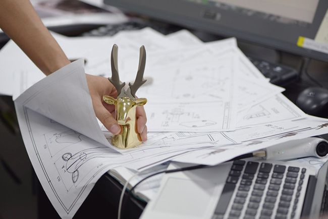 修繕也能與時尚畫等號！是壁掛更是工具的鹿角鉗 Dear Deer Pliers II