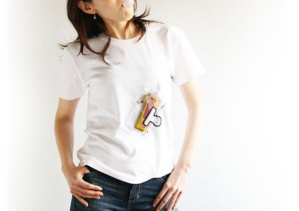 讓你的手機或隨身聽變成 T-Shirt 設計的一部分