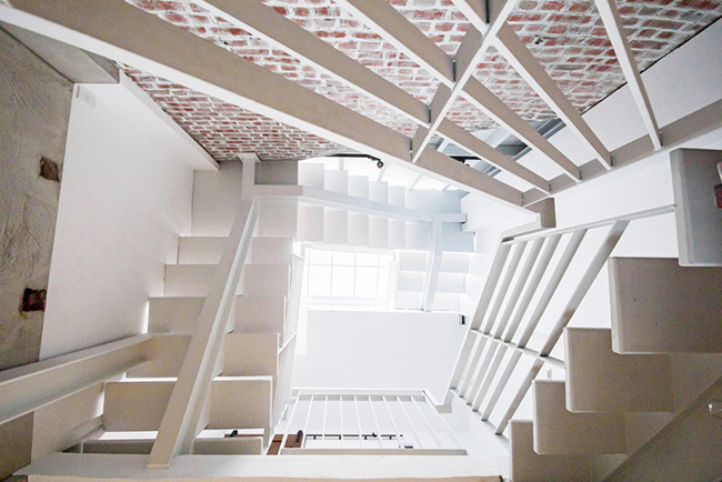 40 年狹長老宅改頭換面！台東 36 坪輕工業透天厝