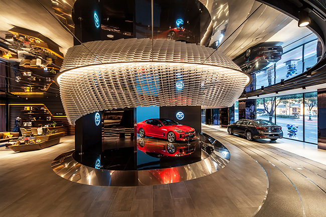 7553 片骨牌流動！韓國汽車品牌 KIA 打造 3D 外牆體驗館