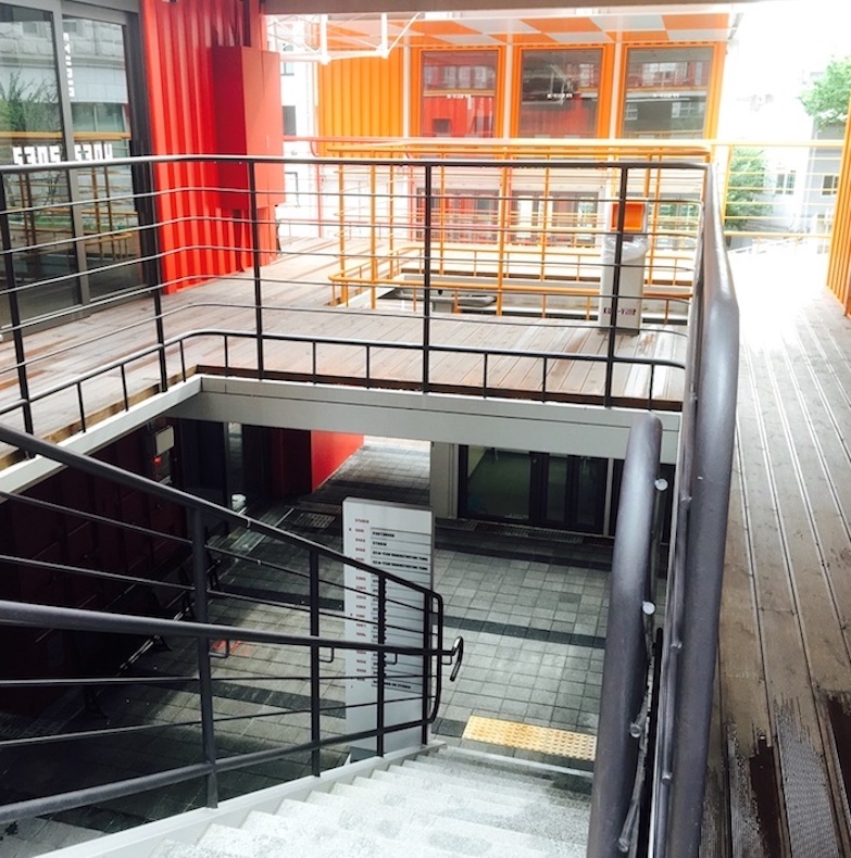 回收貨櫃屋打造創意空間！韓國大學空地 π-ville 99 成為學生最青春自由的聚會場所