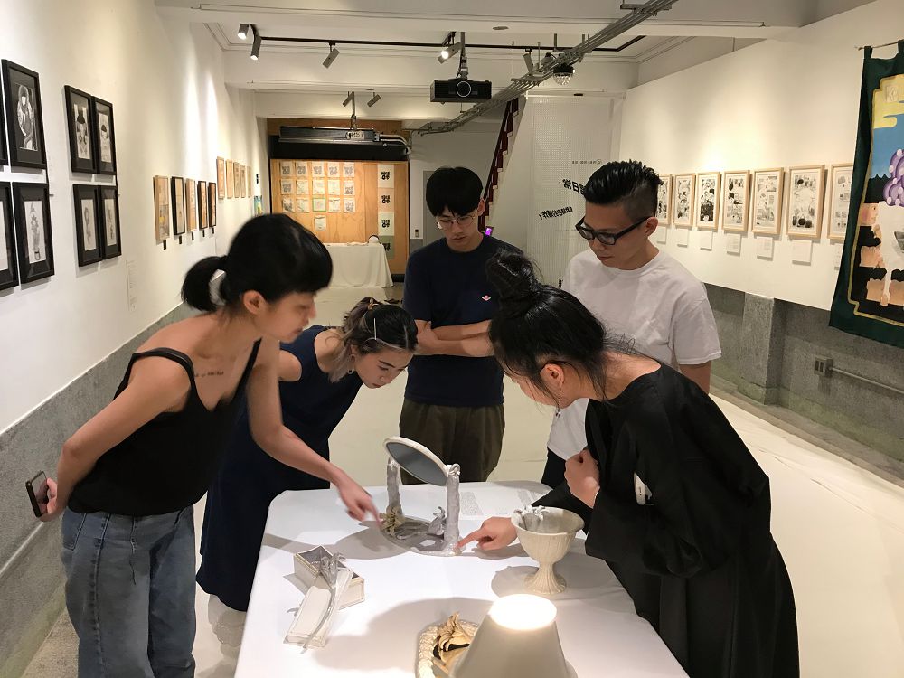 迪化街知名咖啡館花園展出「同溫層」世代的厭世藝術!《恆溫日常,鬆軟綿密的爆炸》一窺那又厚又暖的創作日常