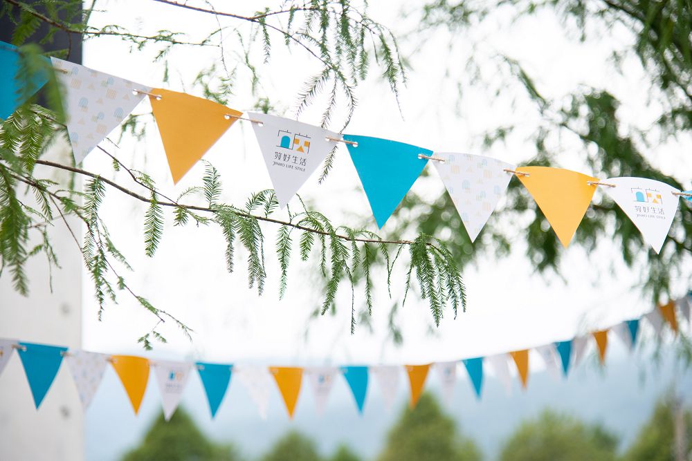 「JINHO宜蘭敬好生活」誠品南西快閃店!土地滋養陶杯、海洋暈成藍染,好山水收納成生活的風景