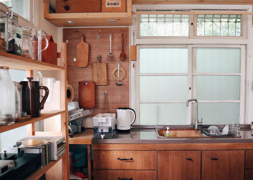 親手改造 50 年北投山野的荒廢老宅！LIGHT HOUSE 主理人葉士豪的木質綠意複合工作室