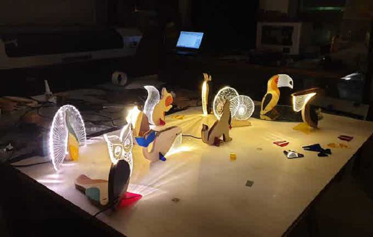 可愛到捨不得關燈!「Wild BULBING 野生動物造型燈」孔雀、鯨魚化身絕美燈飾