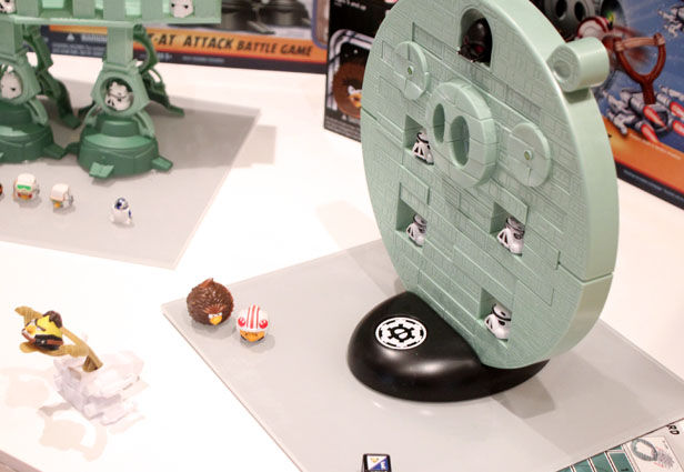 憤怒鳥真的飛到外太空去演星際大戰啦！