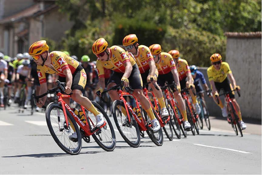 將創意和設計力完美融入自行車!達亞DARE以客製化碳纖維自行車打造質感騎乘體驗