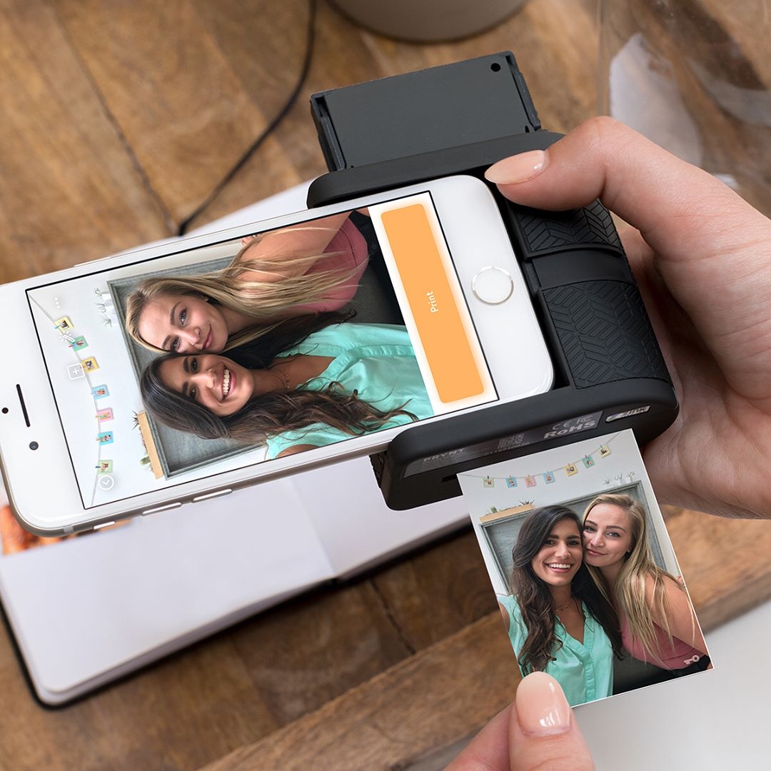 日本話題 iPhone 專用相片列印機 Prynt Pocket，讓你隨時列印手機內的旅行美好記憶！