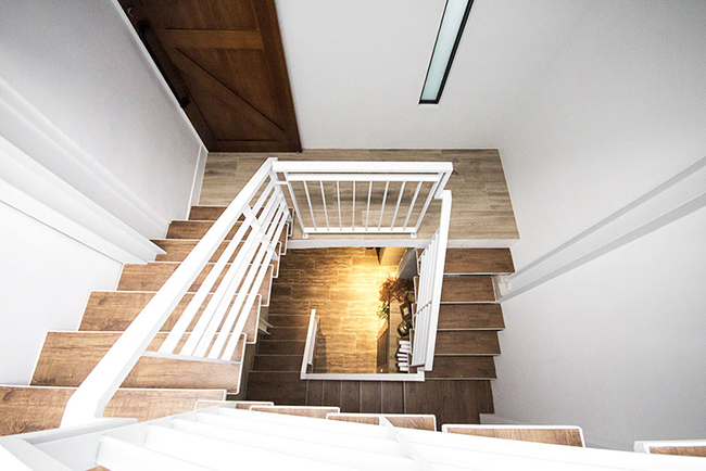 40 年狹長老宅改頭換面！台東 36 坪輕工業透天厝