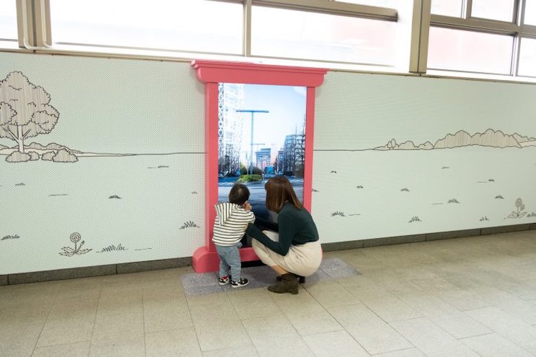 哆啦A夢車站登場！日本神奈川「小田急線登戶站」打造任意門電梯、鈴鐺站牌