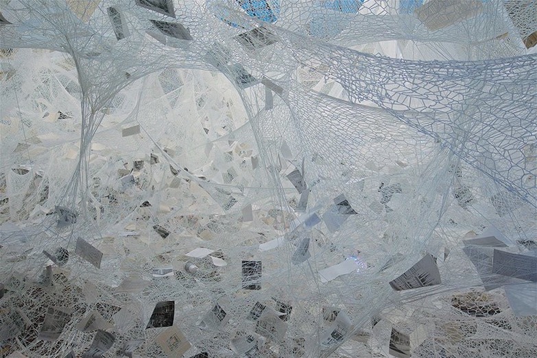 日本藝術家鹽田千春最新力作！純白線網「思緒之雲」浮現柏林 Gropius bau中庭