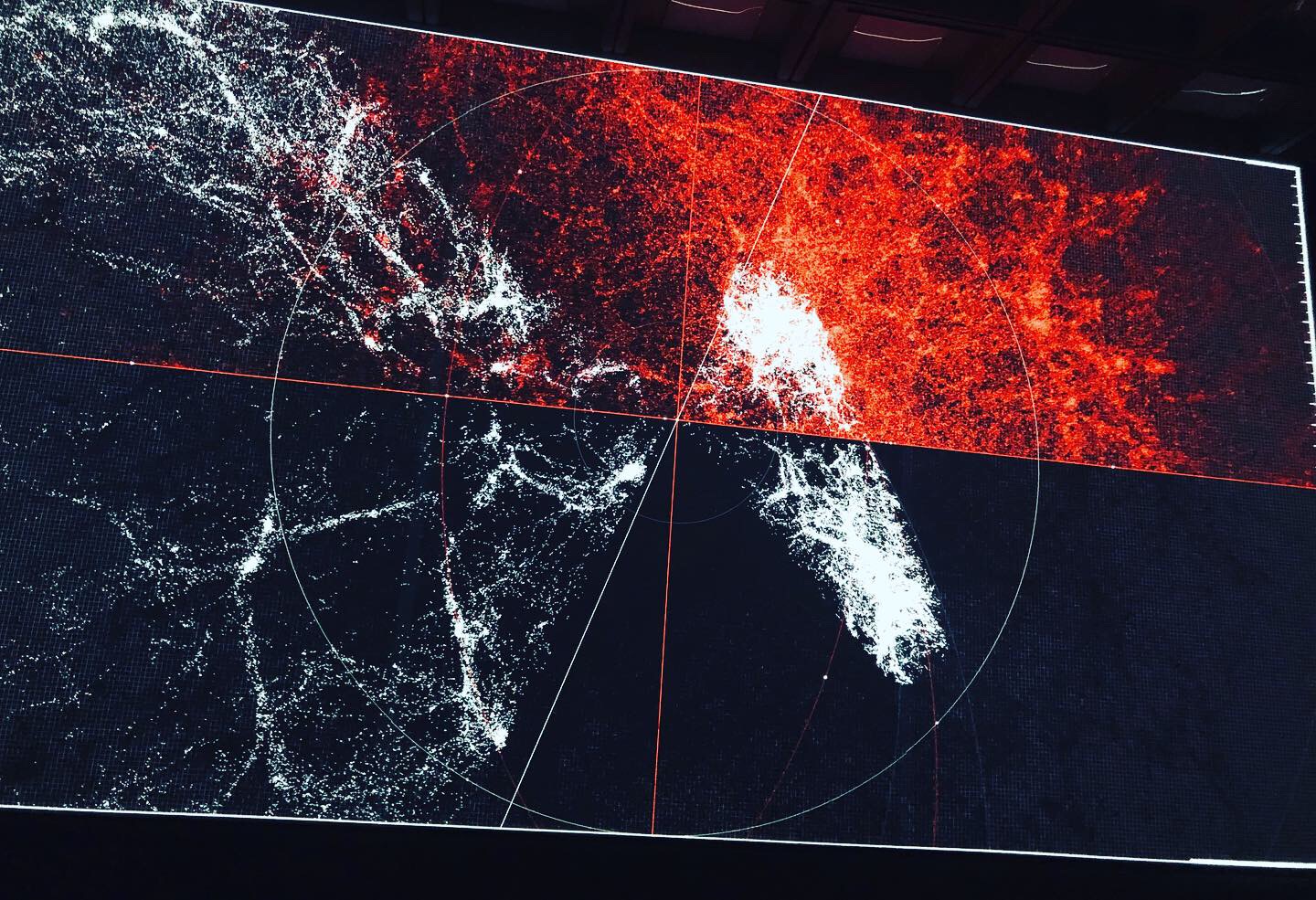 國際聲光藝術家池田亮司睽違十年亞洲最大、最完整個展！北美館年度重磅推出科技感體驗