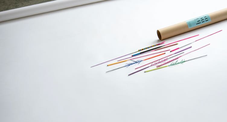 有音樂的煙火？日本推出以文青風花火 hinone，海報筒素雅包裝展現火光的美好與感動