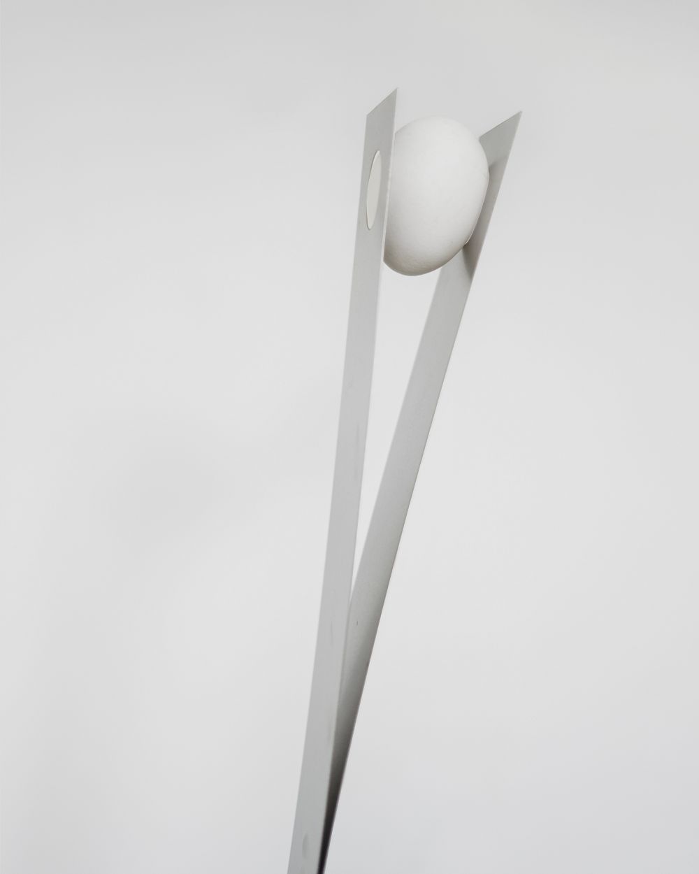 台北鬧空間《蛋架發表免責聲明2.0》趣味展覽！工業設計師陳亮融挑戰微妙的危險張力