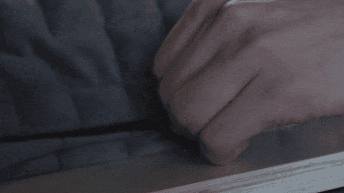 將你抱緊處理的 10 公斤棉被 Gravity，讓你宛如回到母親懷抱般的夜夜好眠