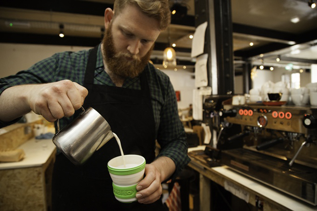 有了「伸縮自如」的咖啡杯，你將拯救數百萬的樹！