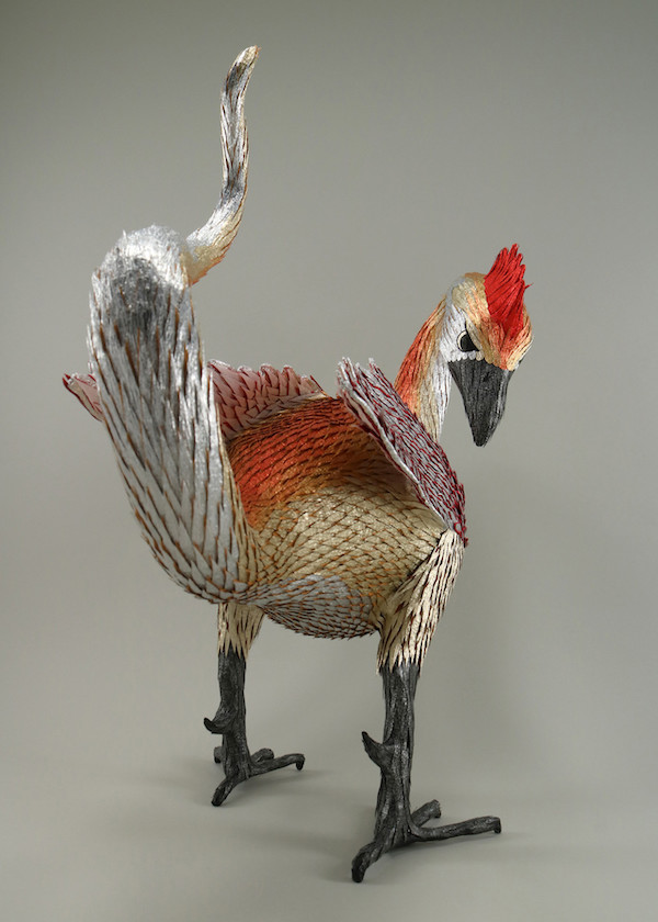 超現實神獸皮納塔紙雕！美國藝術家Robert Benavidez以中世紀古書為靈感的奇幻生物雕塑