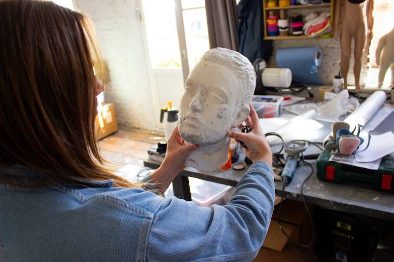 你也對手機過分依賴嗎？到 2018 阿姆斯特丹燈光節看看別人眼中的你