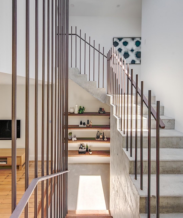 陽光灑落的清水模階梯！令人稱羨的澳洲郊野日光庭院住宅