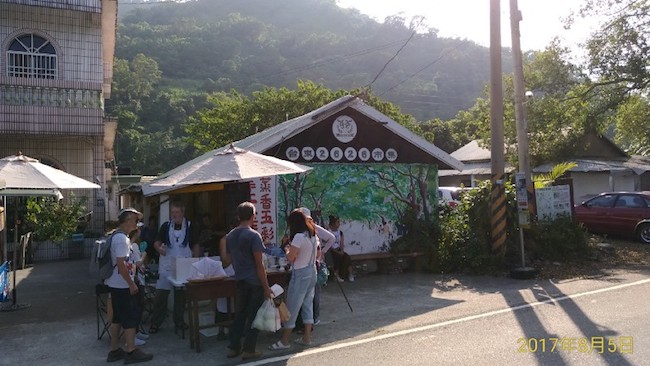 陽光、自然、悠閒－綠色隧道中的台東 2626 市集