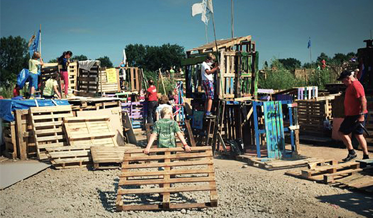 10 歲小孩 4 天蓋出一座村莊？！荷蘭 Timmerdorp 營隊挑戰孩童創意極限！