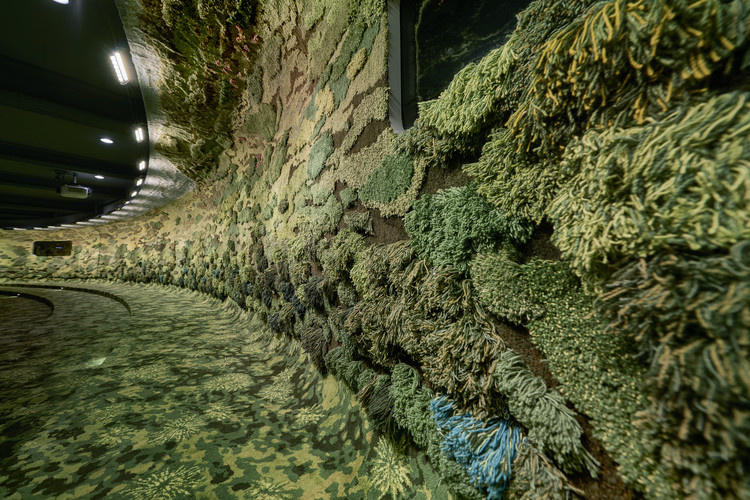 用羊毛剩料織出柔軟草原!阿根廷藝術家Alexandra Kehayoglou巨幅地毯蘊藏自然關懷