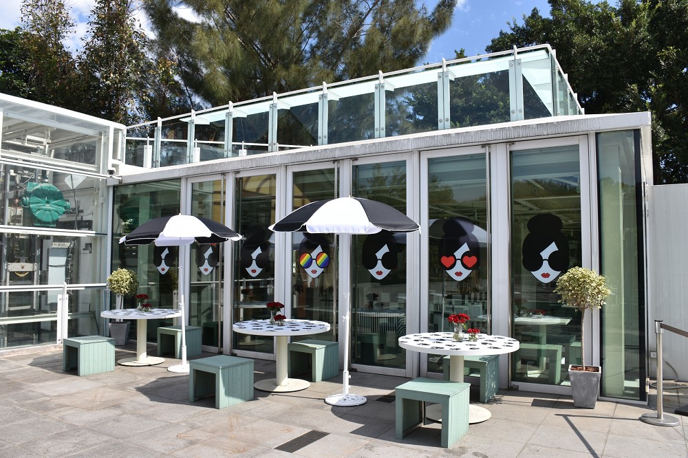 CAFE ACME X alice + olivia露天咖啡廳北美館登場！招牌墨鏡紅唇化身限定美食