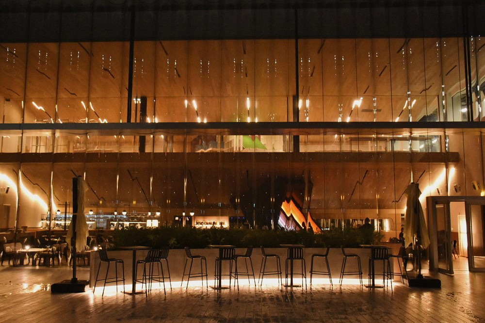 ACME台北表演藝術中心店亮點！玻璃帷幕、空中花園、美味交織的質感空間