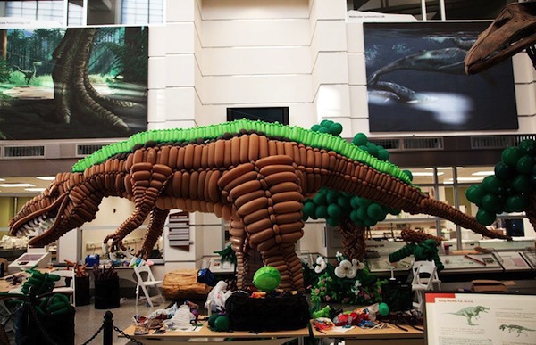 是什麼風把恐龍吹進博物館裡!