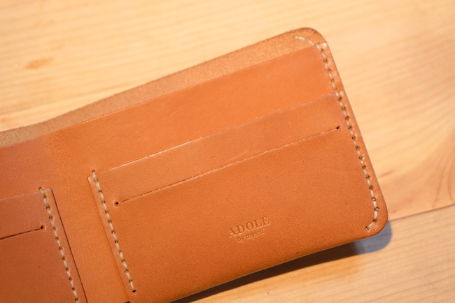 這是我做的啦！不論零錢包、名片夾或長短皮夾，ADOLE DIY 系列讓你輕鬆自己縫皮件