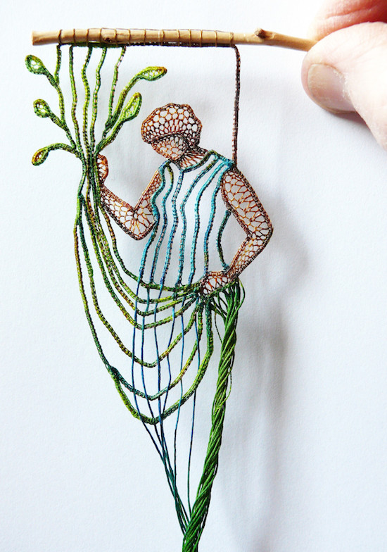 懸掛樹枝的飄逸蕾絲畫作，藝術家 Ágnes Herczeg 帶你一起想故事