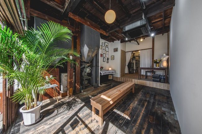 幾近完美，百年老米店改造創意工作空間