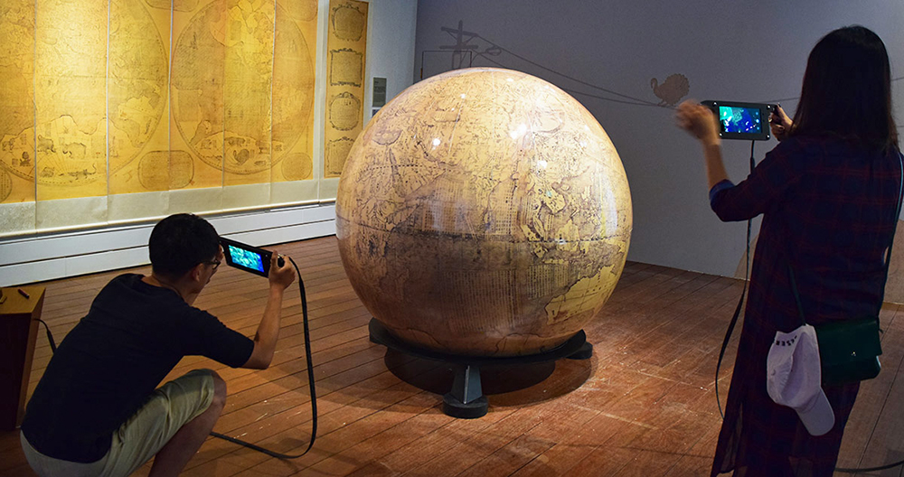 一窺蒙娜麗莎的背後姿態!故宮南院攜手羅浮宮、泰特等世界頂尖博物館推出國際級 VR 大展「故宮南院奇幻嘉年華」