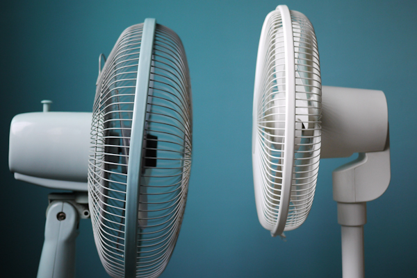 【生活玩物】超美型 ±0 直流變頻風扇，為了它我可以挑戰今夏不開冷氣！(挺)