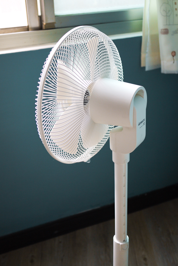 【生活玩物】超美型 ±0 直流變頻風扇,為了它我可以挑戰今夏不開冷氣!(挺)