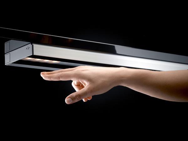 懸浮開啟的 LED 電燈 AREA