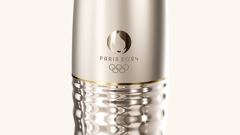 2024巴黎奧運火炬設計!設計師Mathieu Lehanneur打造對稱平等、香檳色水波紋火炬