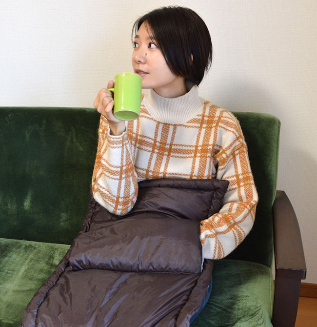 天氣漸漸涼，離開被窩有夠難？半身睡袋讓你在家也舒適活動