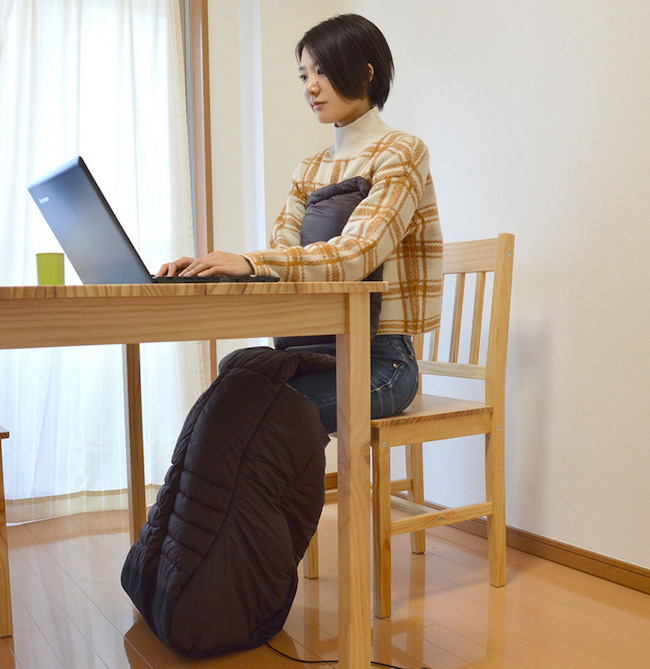 天氣漸漸涼，離開被窩有夠難？半身睡袋讓你在家也舒適活動