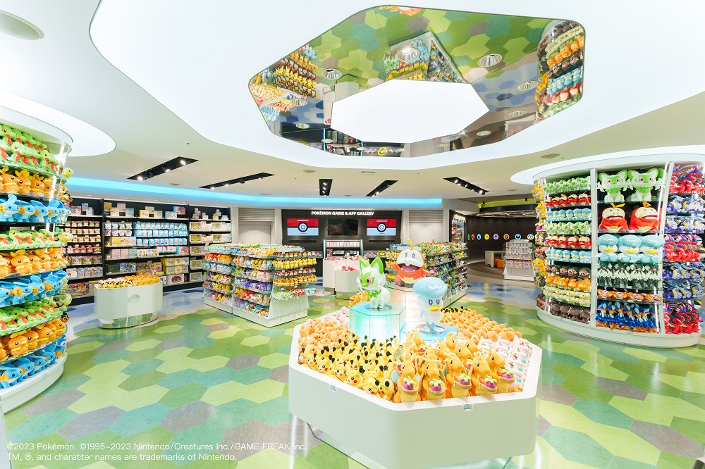 台灣首間「寶可夢中心」進駐台北新光A11！快龍鎮店、自然島嶼空間設計等亮點