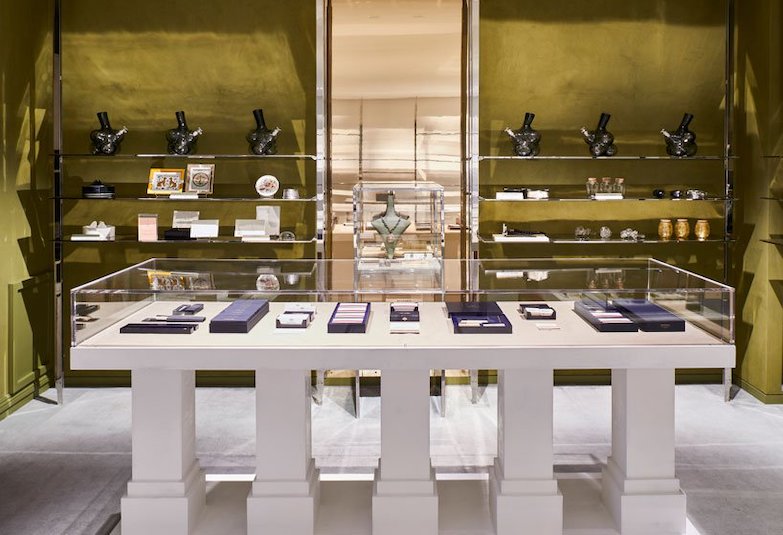 美國加州百貨開設全球首家大麻精品概念店！古董煙灰缸、豪華捲煙紙狂潮比佛利山莊