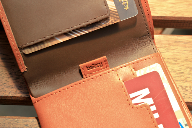 【加碼玩物】Bellroy 旅行護照皮夾,不只裝護照、更裝你的型男風範