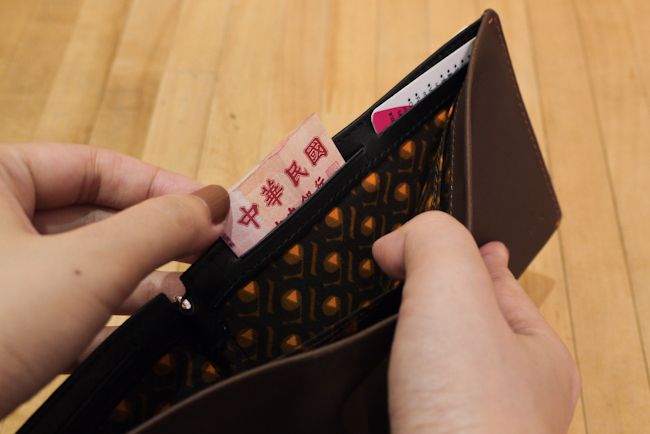 【加碼玩物】Bellroy 旅行護照皮夾,不只裝護照、更裝你的型男風範