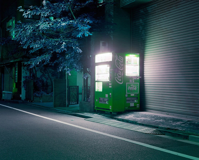 默默吃掉一座核電廠!深夜角落的自動販賣機們